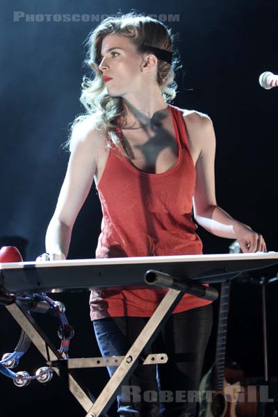 HOLLYSIZ - 2011-03-21 - PARIS - Olympia - 
